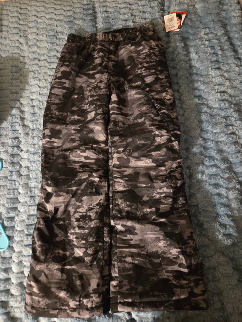 Boys snowpants size XL 14/16